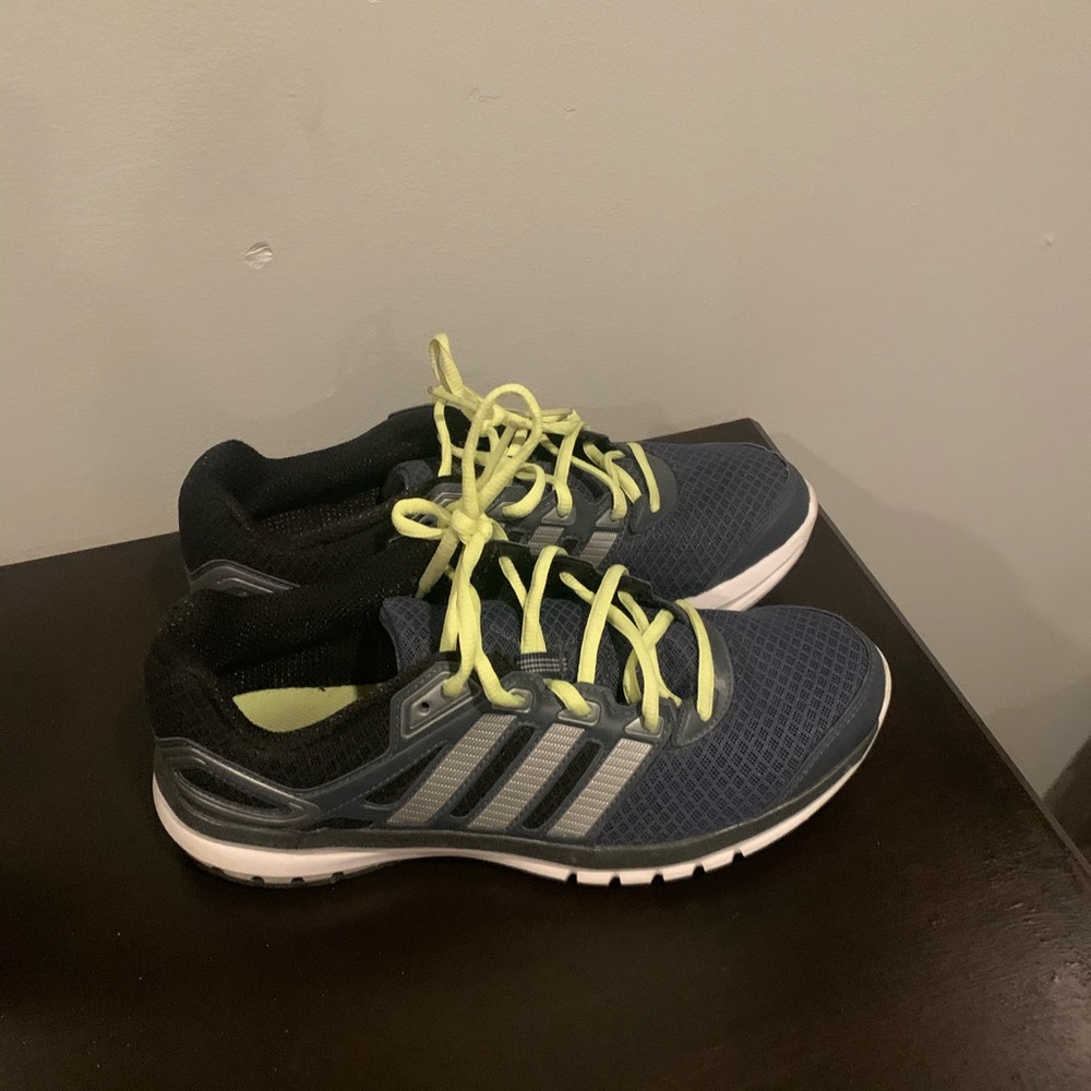 Adidas Sneakers
